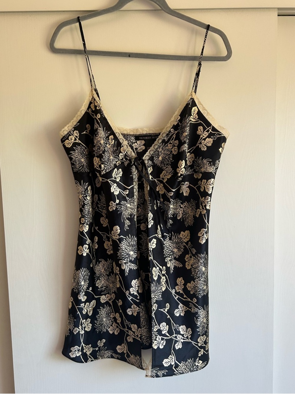 Victoria’s Secret Black & Gold Floral Lace-Trim Silky Chemise Slip XL